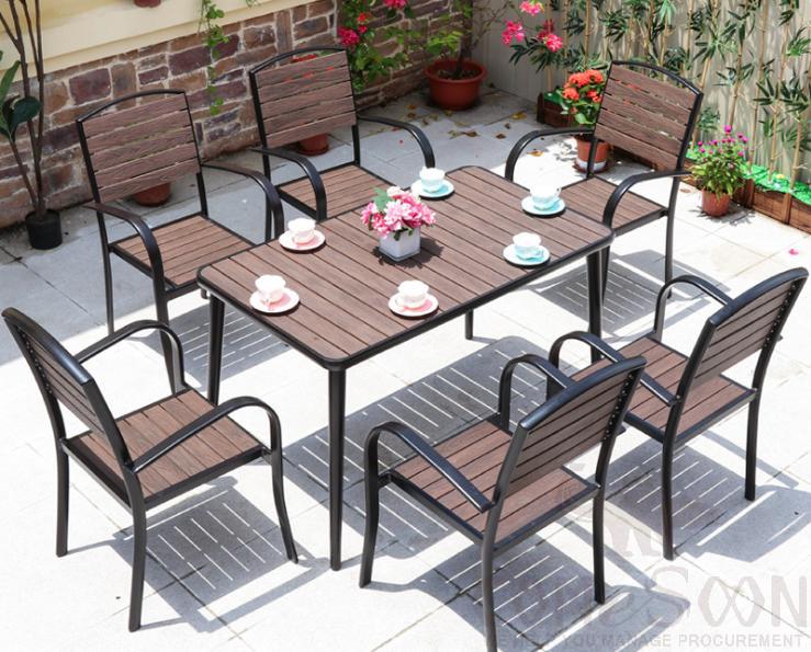 Outdoor plastic wood table and chair