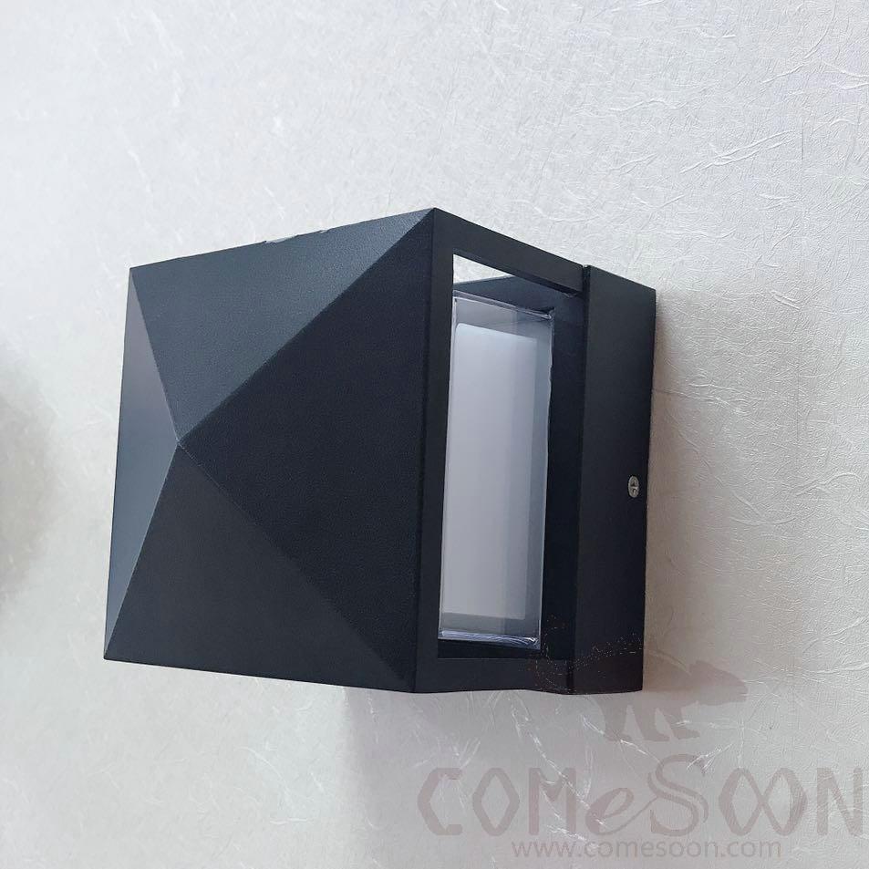Waterproof Wall Light-7W，3000/4000/6000K，135*135*110mm