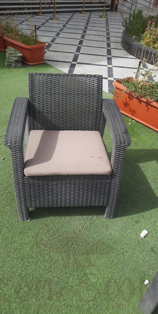 Outdoor Chair，Iron Frame +Pe Rattan，70 * 75 * 88 Cm