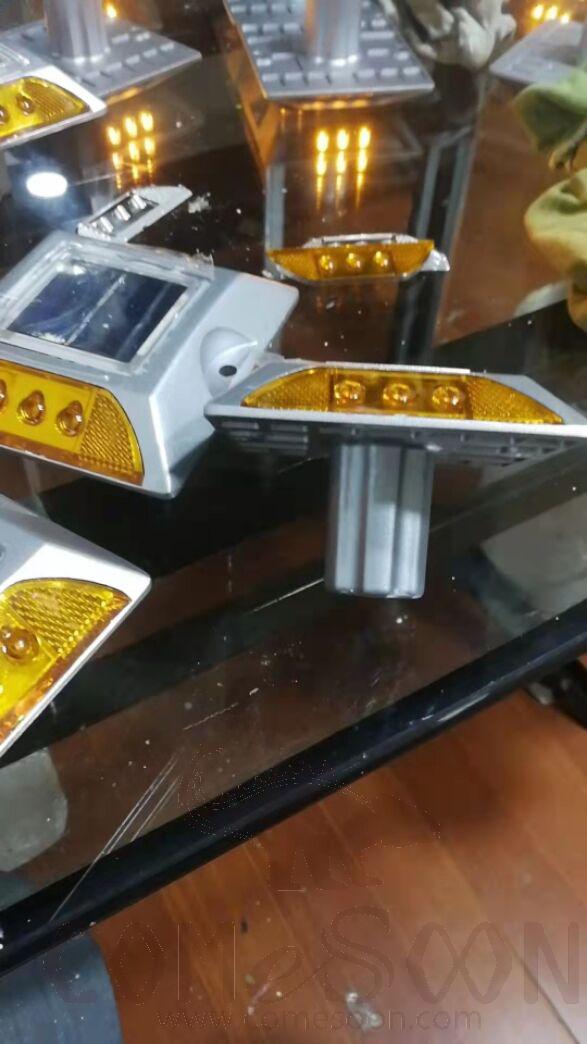 Road Reflectors-White